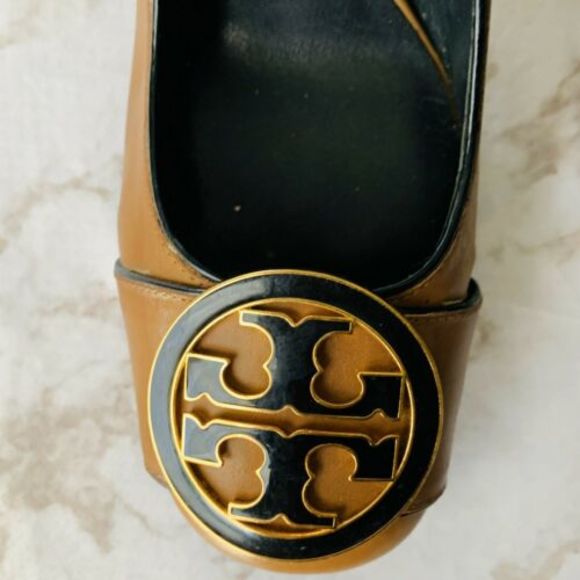 Tory Burch Camel Chunky Buckle Round Toe Pumps - Picture 3 of 6